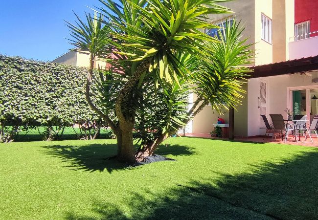 Casa adosada en Peñiscola - Tabarca - Chalet con jardín y piscina comunitaria 