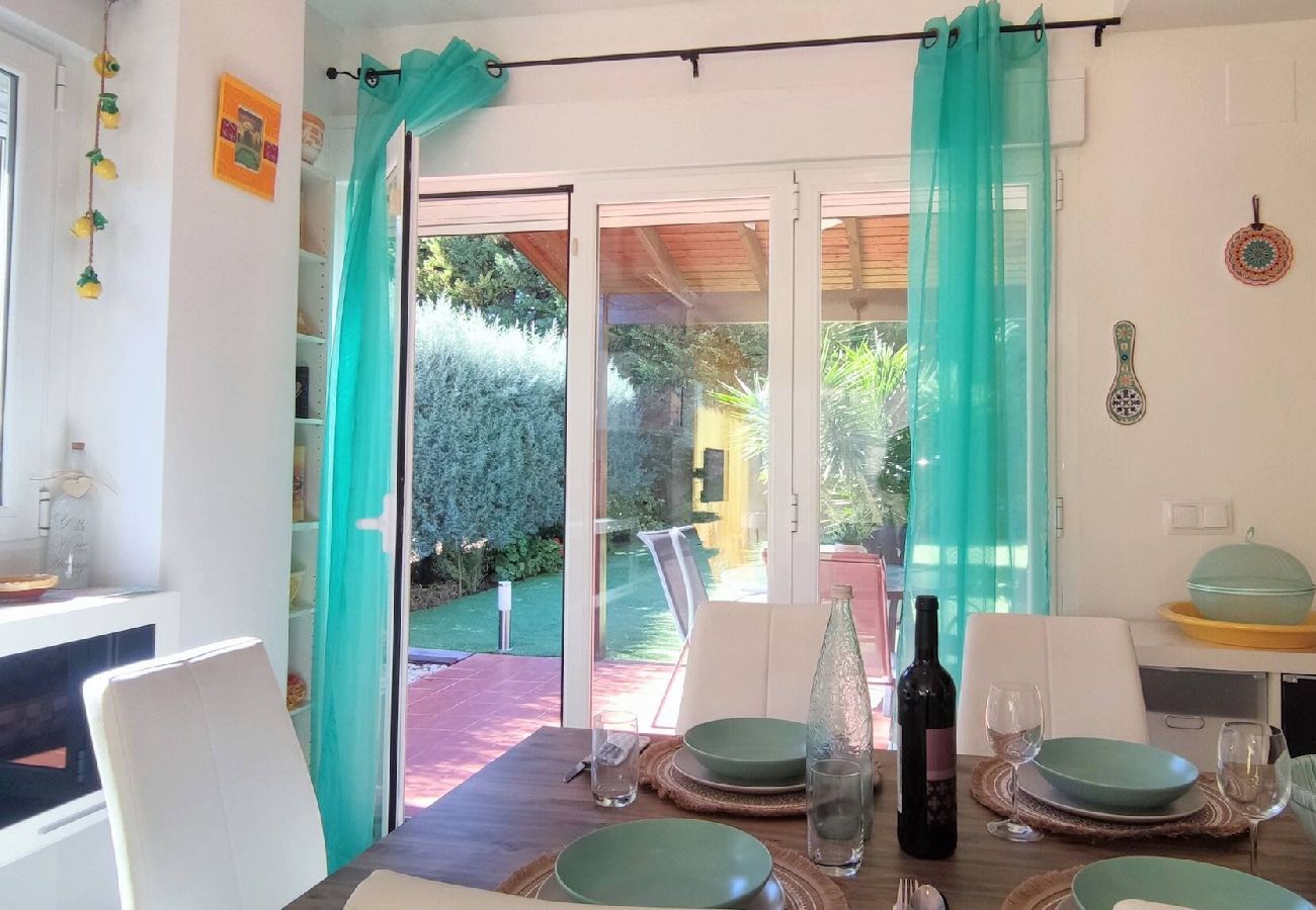 Casa adosada en Peñiscola - Tabarca - Chalet con jardín y piscina comunitaria 
