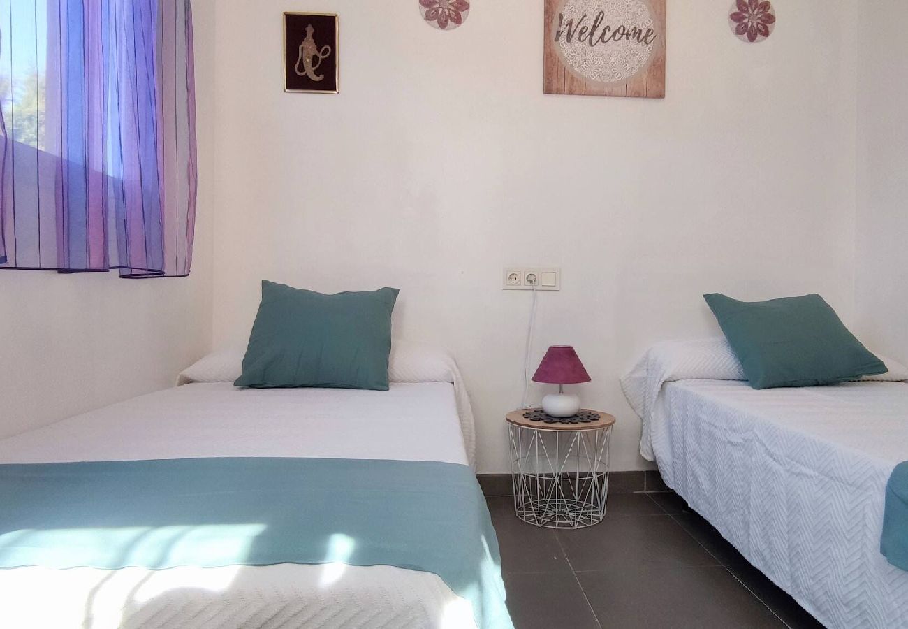 Casa adosada en Peñiscola - Tabarca - Chalet con jardín y piscina comunitaria 