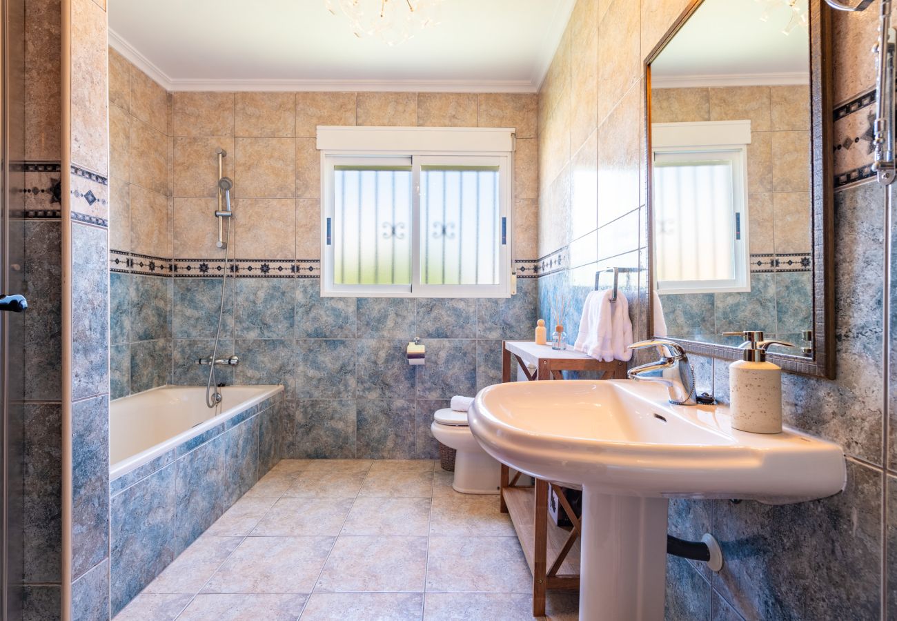Villa en Peñiscola - Villa del Mar - 🌴 Villa mediterránea con piscina y jardín privado