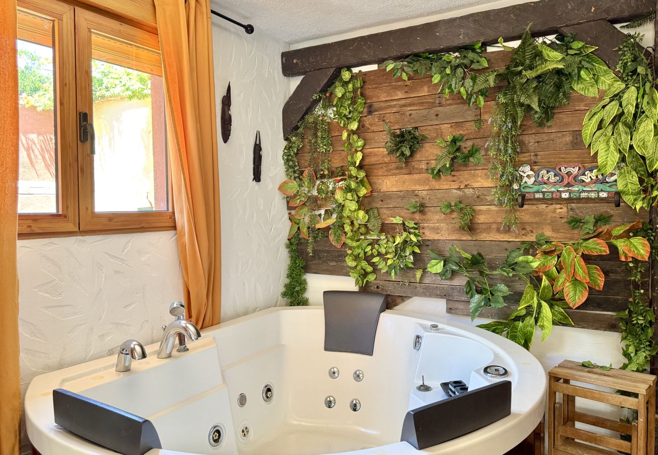Estudio en Peñiscola - Safari Loft – Jacuzzi privado y chimenea