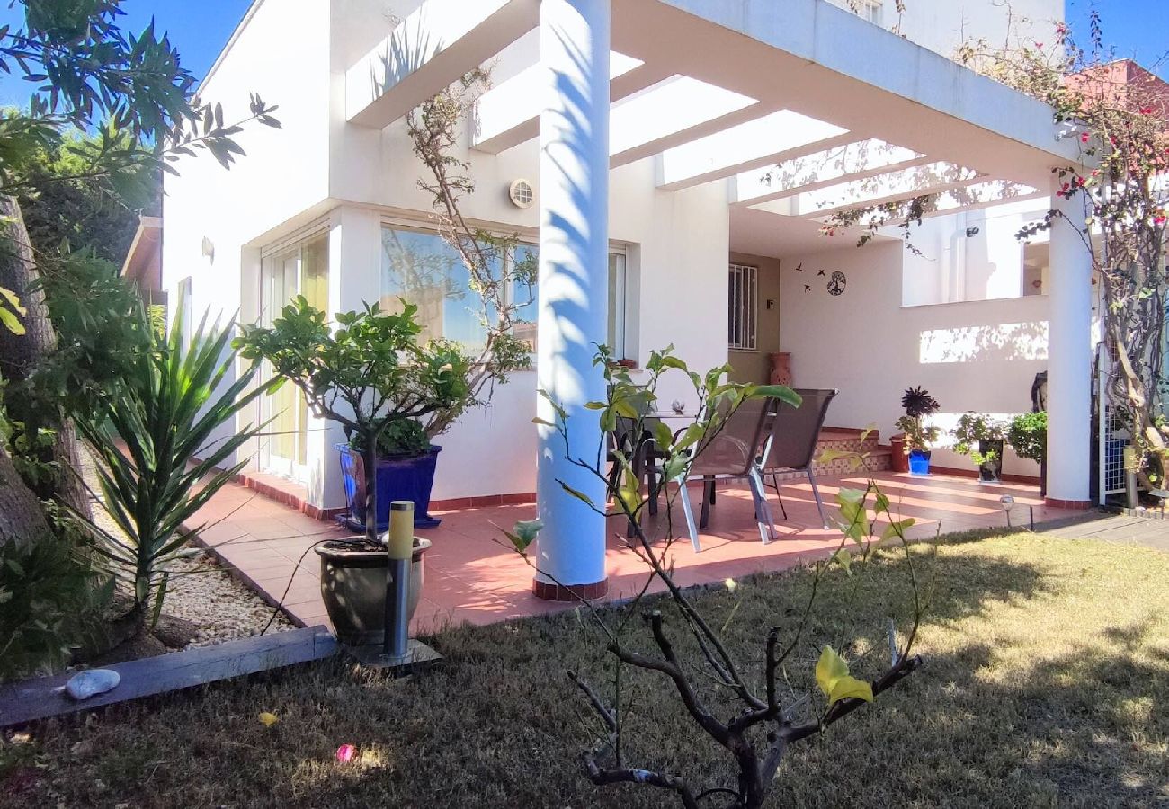 Terraced House in Peñiscola - Tabarca - Chalet con jardín y piscina comunitaria 