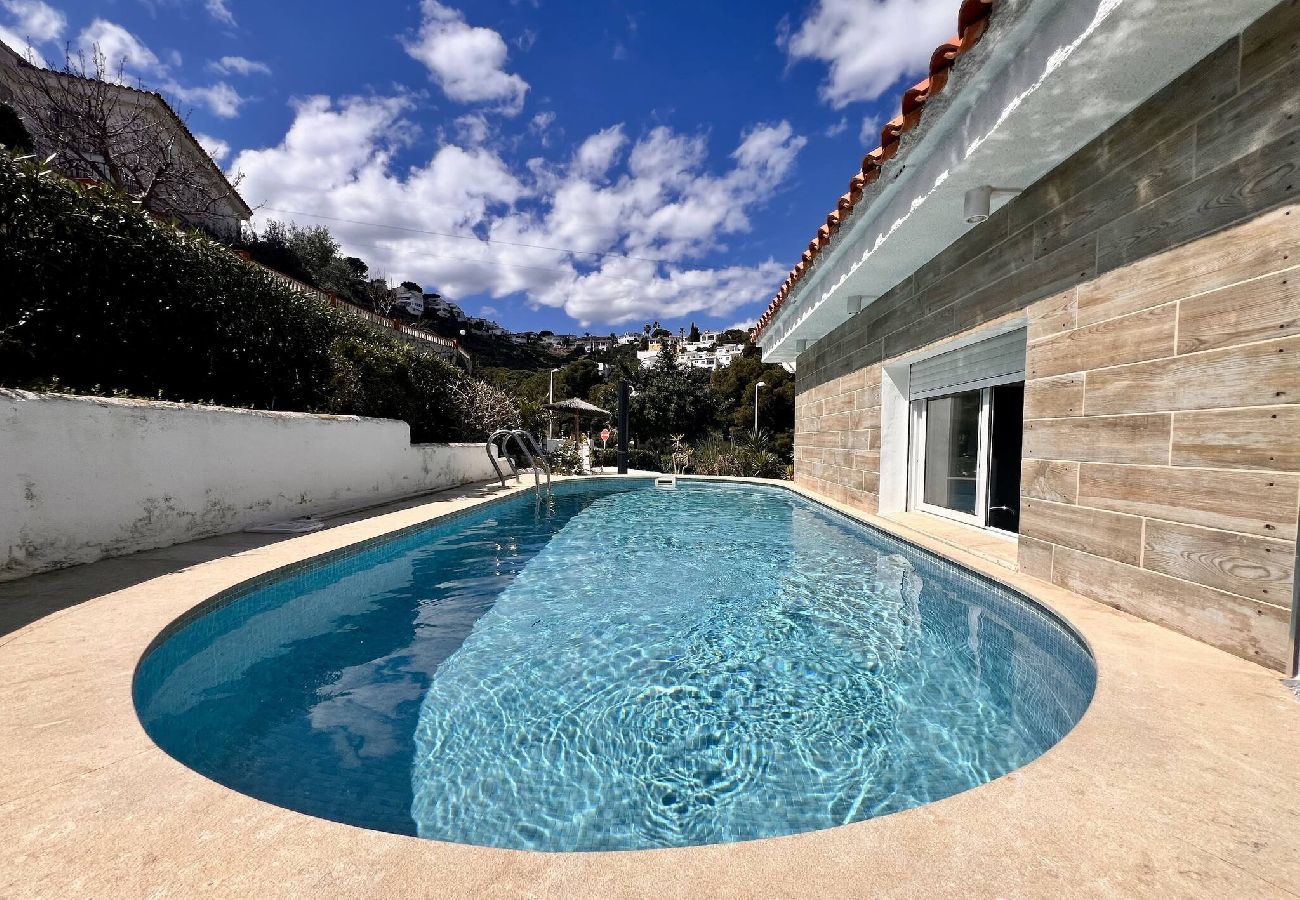 Chalet in Peñiscola - Casa Ibicenca - Beautiful villa with swimming pool 