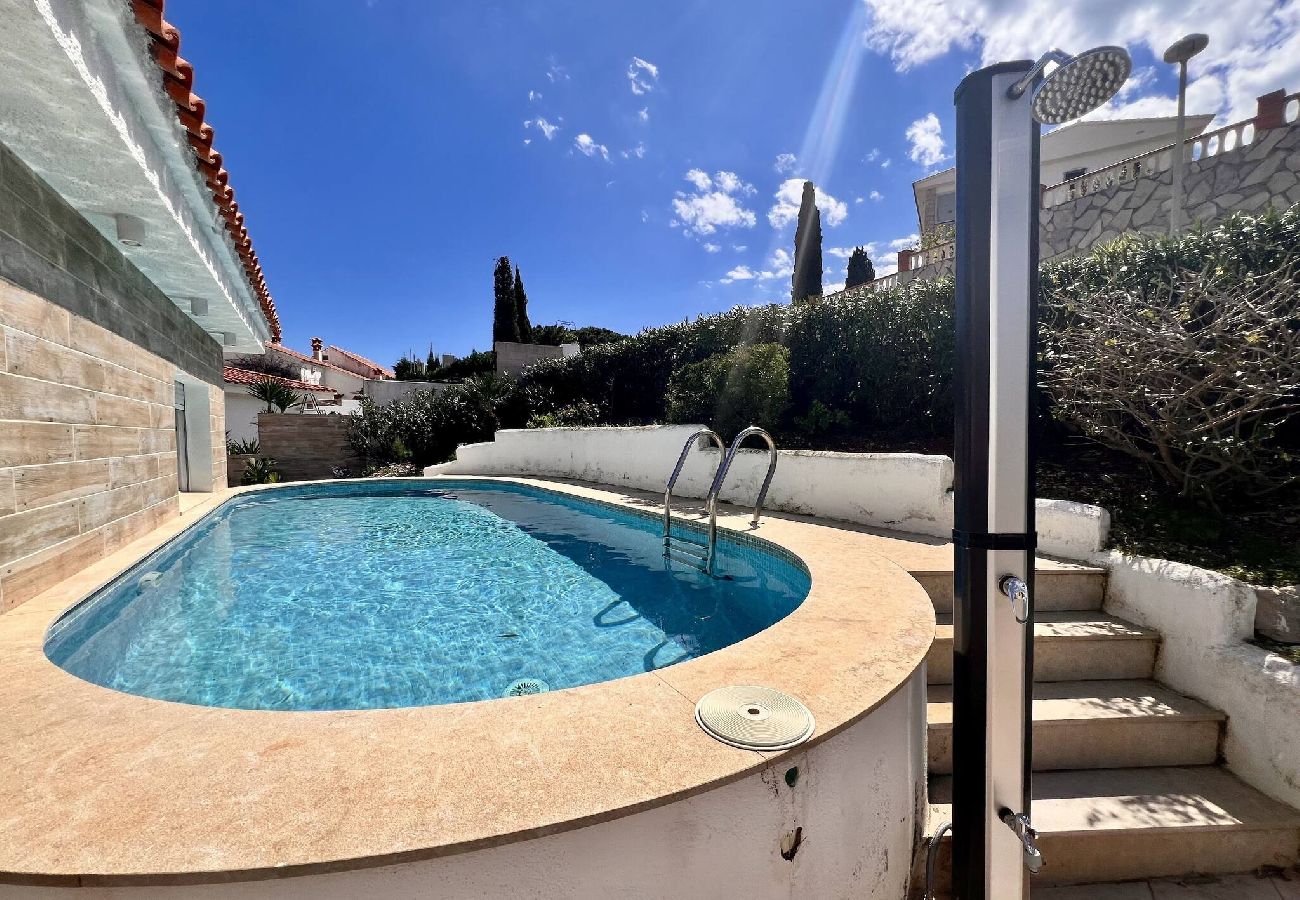 Chalet in Peñiscola - Casa Ibicenca - Beautiful villa with swimming pool 