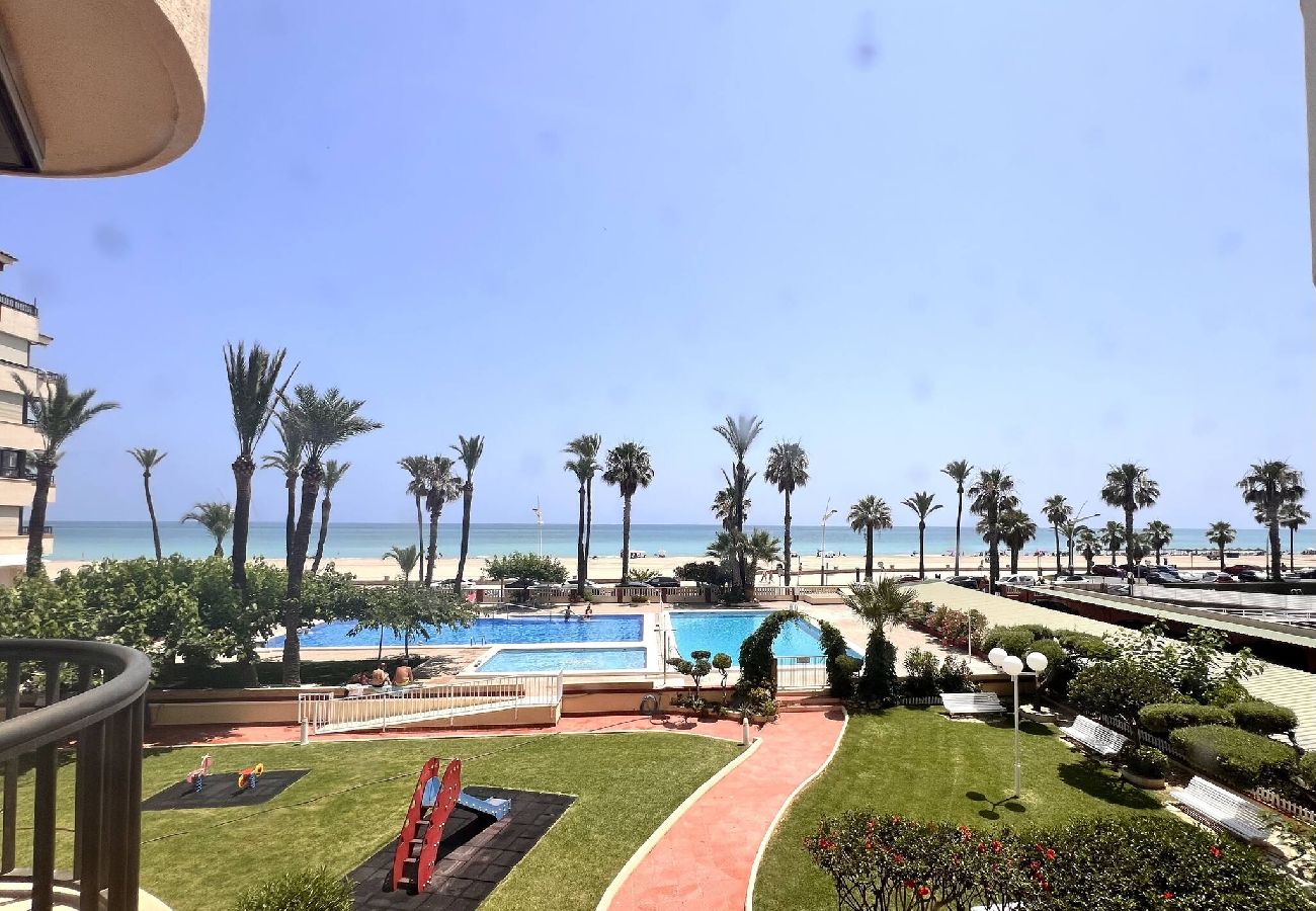 Apartment in Peñiscola - Albatros Ii – Seafront Apartment 