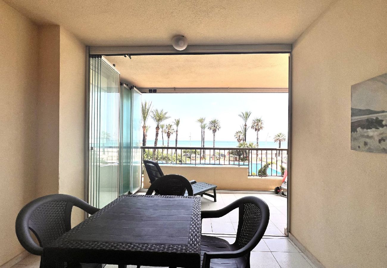 Apartment in Peñiscola - Albatros Ii – Seafront Apartment 