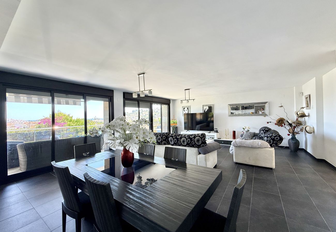 Villa in Peñiscola - Villa Canestel - Private Pool with Sea and Castle Views