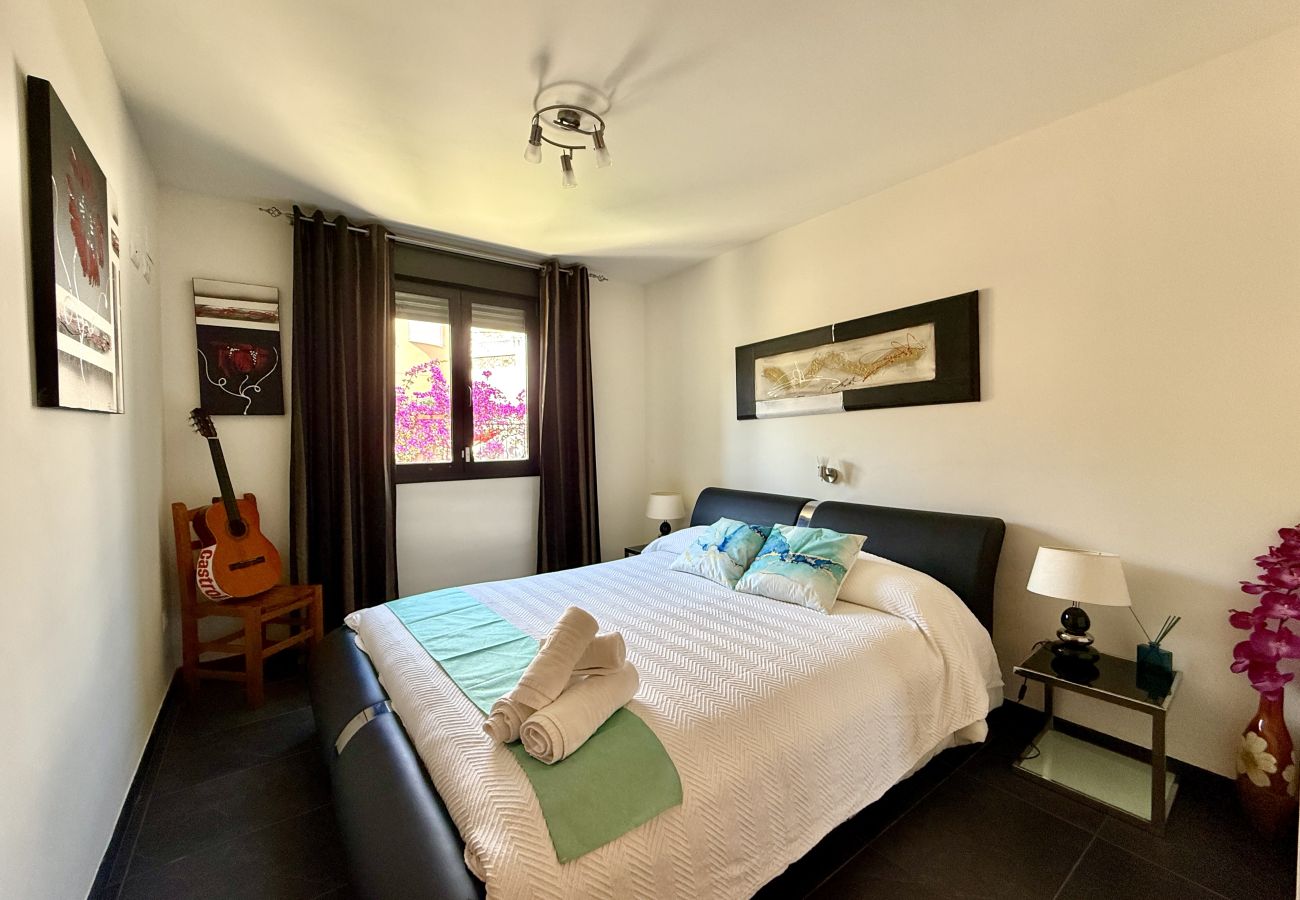Villa in Peñiscola - Villa Canestel - Private Pool with Sea and Castle Views