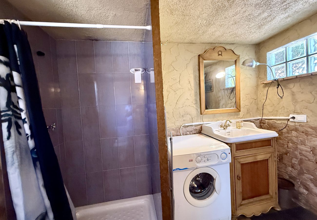Studio in Peñiscola - Safari Loft – Private Jacuzzi & Fireplace