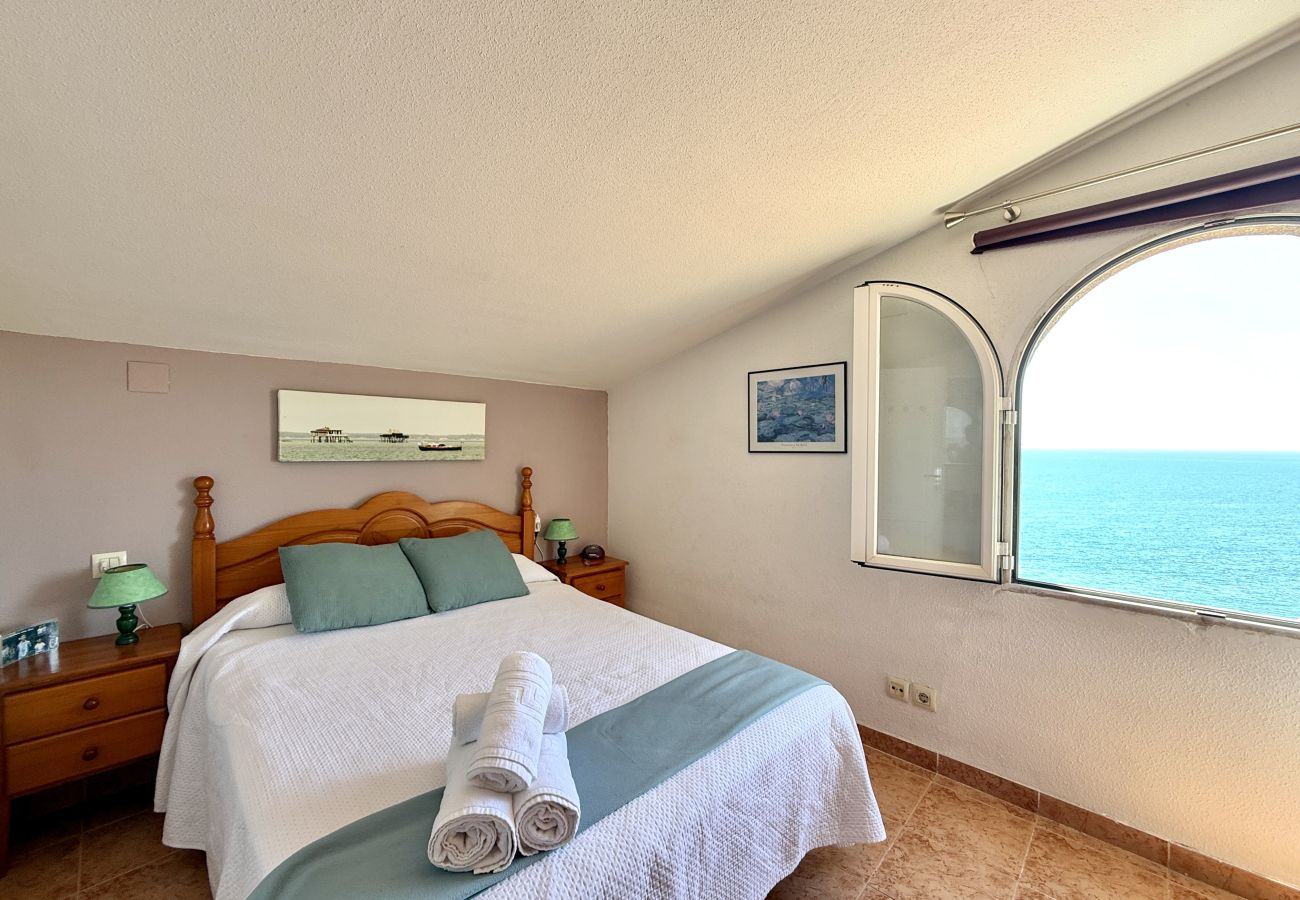 Apartment in Peñiscola - Nautic – Seafront Duplex with Spacious Terrace