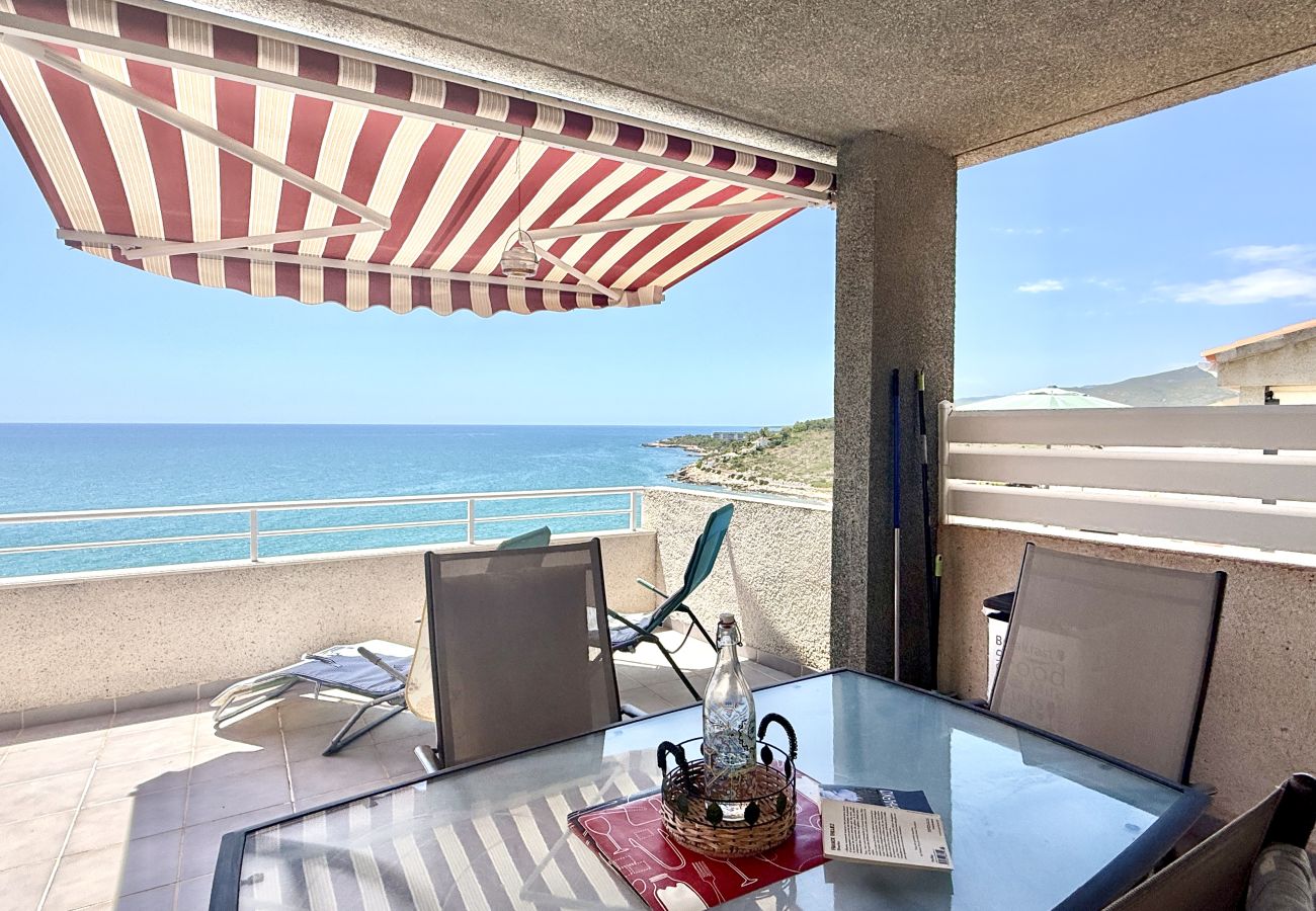 Apartment in Peñiscola - Nautic – Seafront Duplex with Spacious Terrace