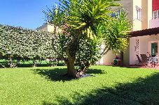 Maison mitoyenne à Peñiscola - Villa avec jardin commun et piscine 