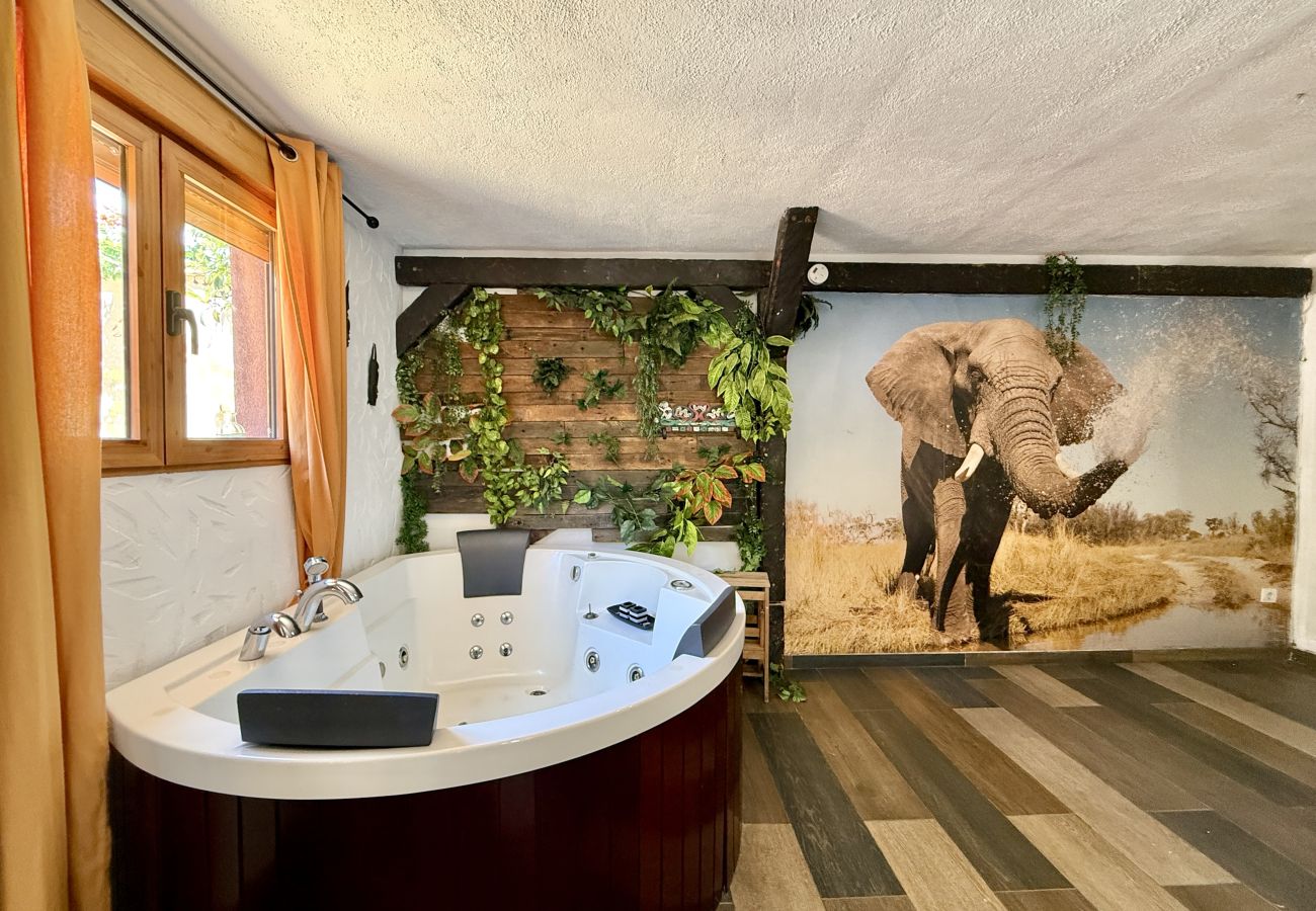 Studio à Peñiscola - Loft Safari – Jacuzzi privé et cheminée