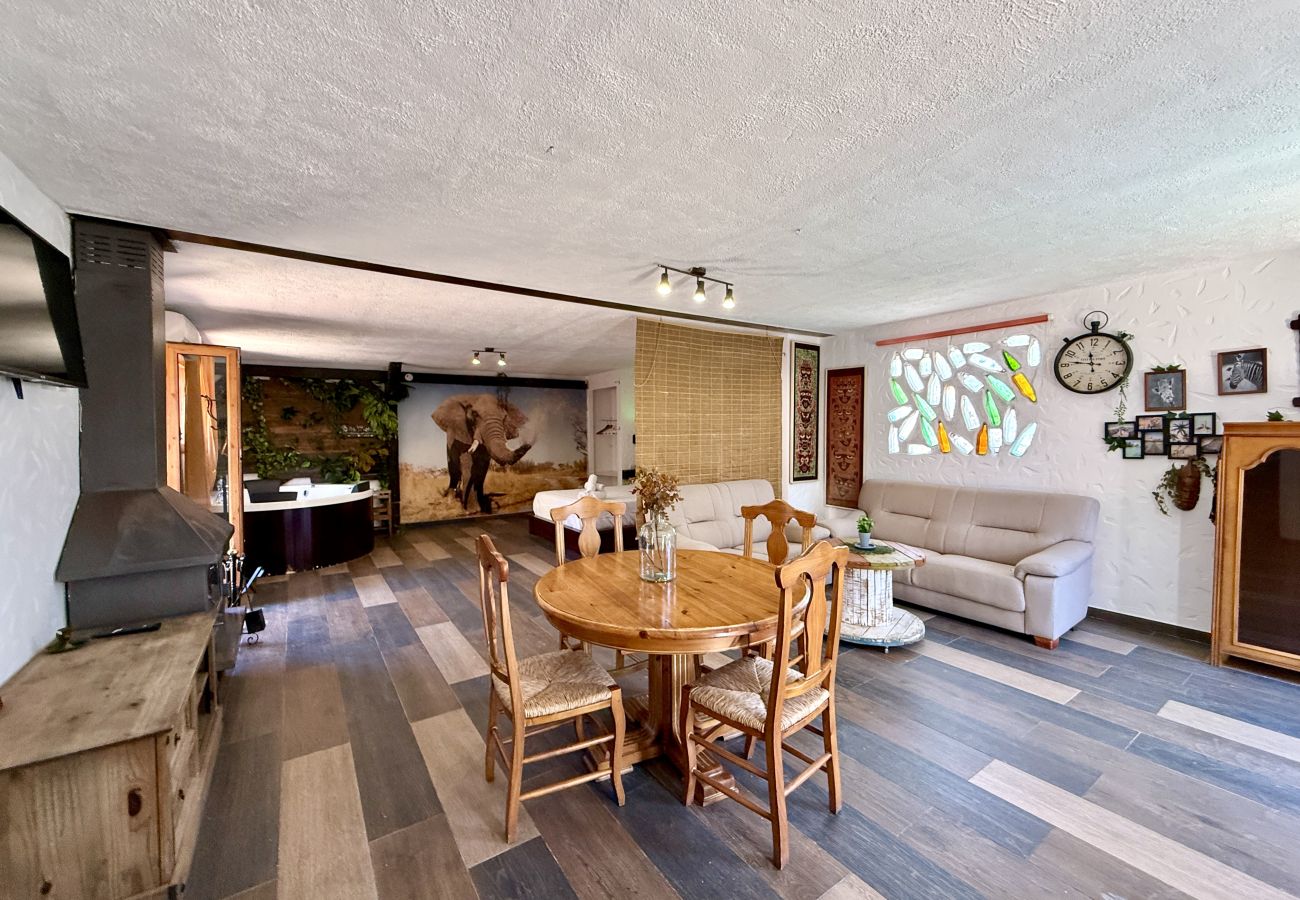 Studio à Peñiscola - Loft Safari – Jacuzzi privé et cheminée